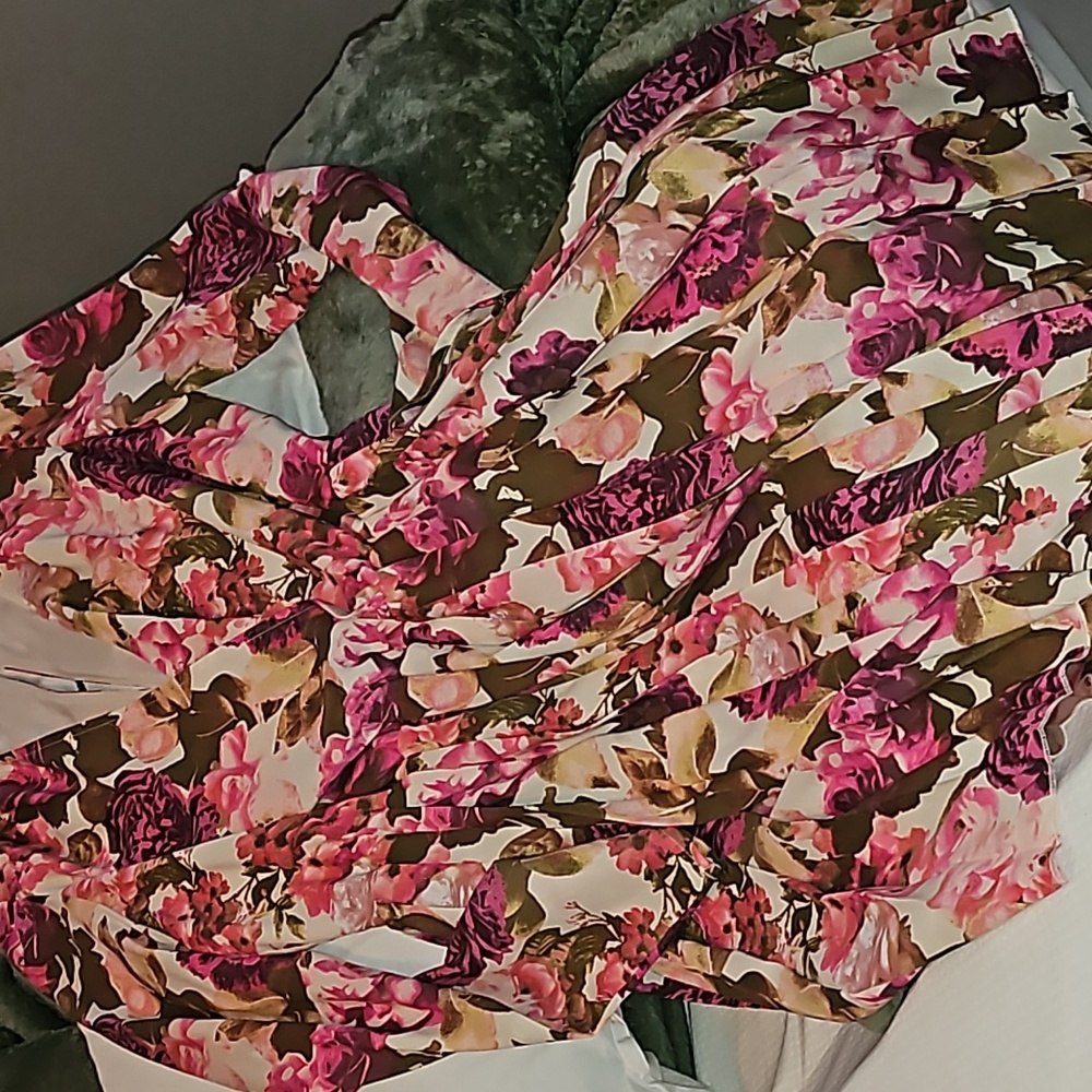 Leith Women's petit long sleeves floral dress excellent  size S